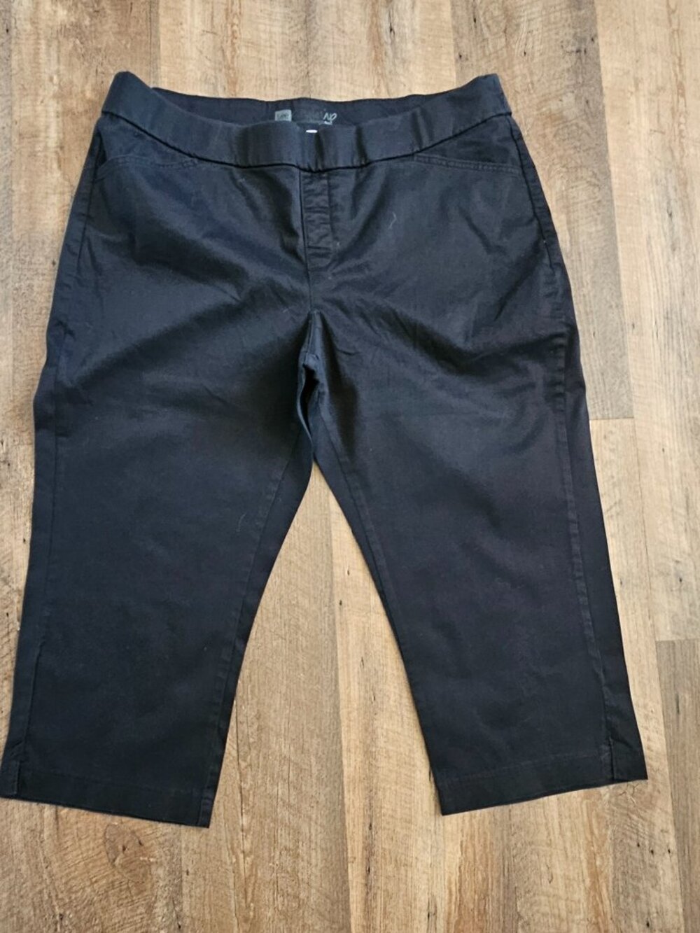 Lee Black Capri Pants – Size 18– Stretch Work/Casual